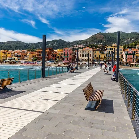 Апартаменти La Vie Enchanting Sea View - Happy *